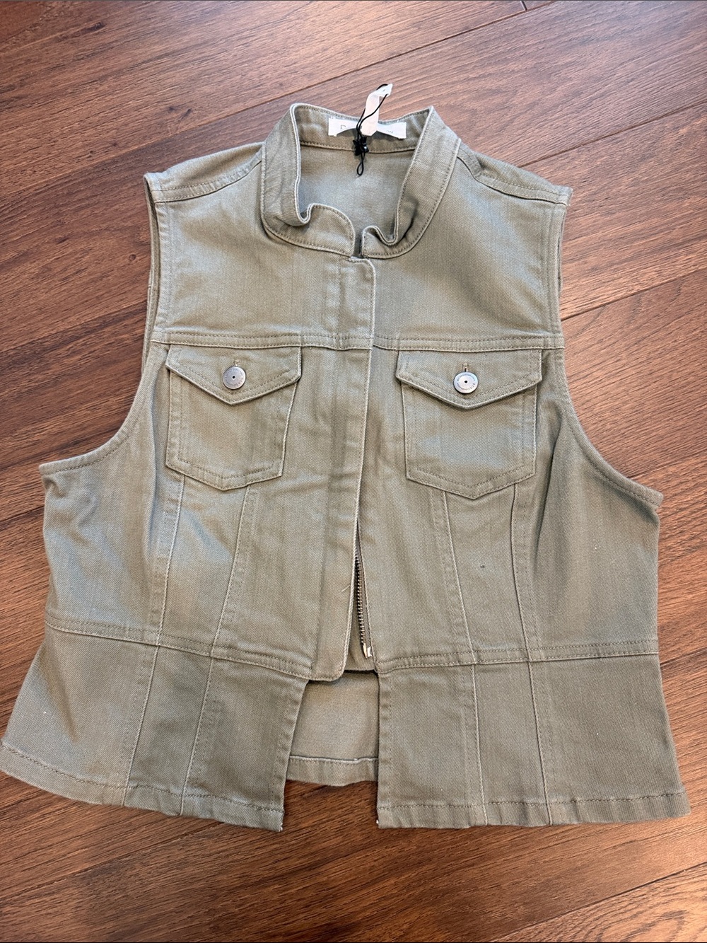BCBGeneragion Utility Vest Size Medium in Gray/Green - C8-095